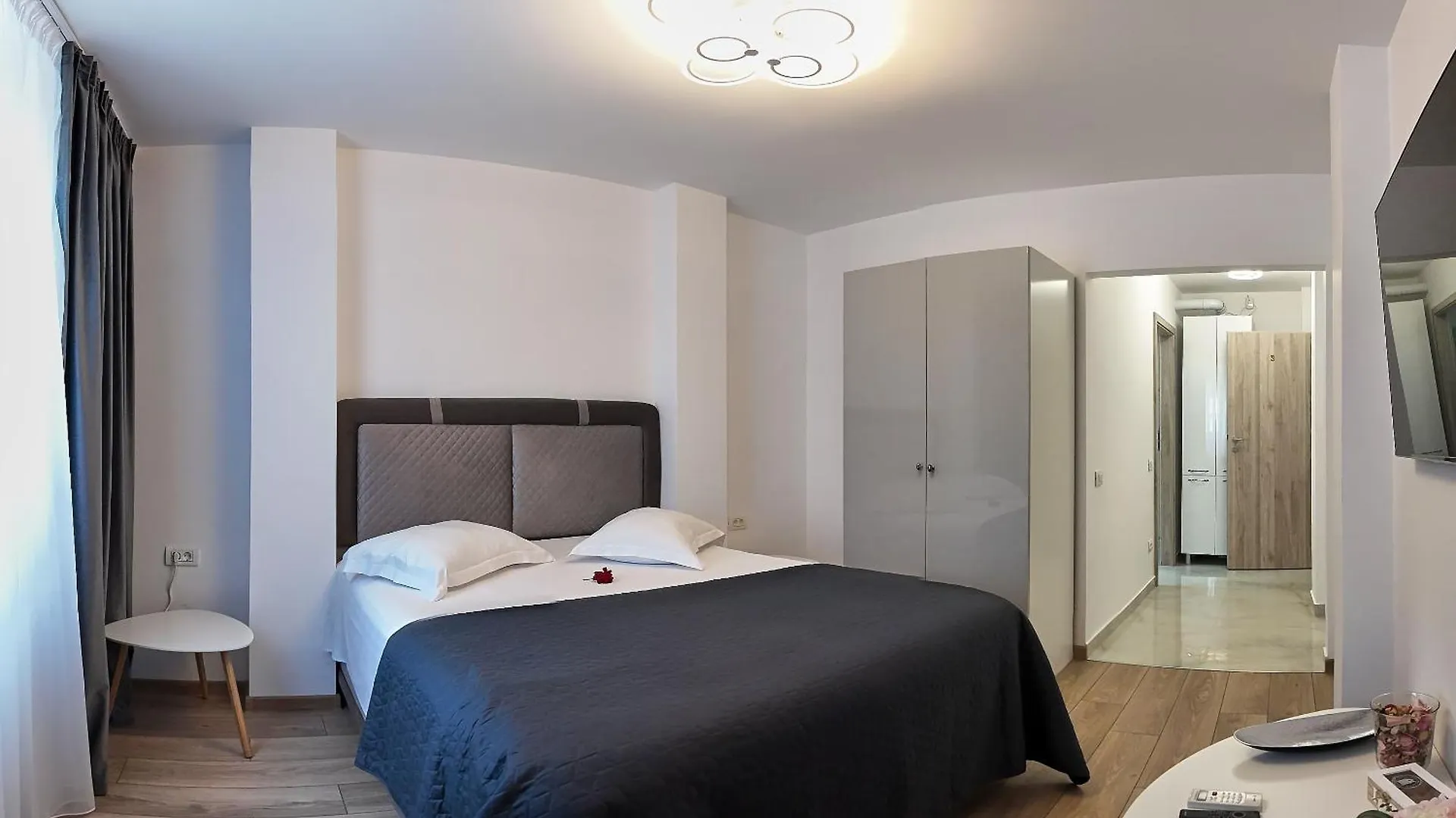 בוקרשט Hotel Emma 4*,