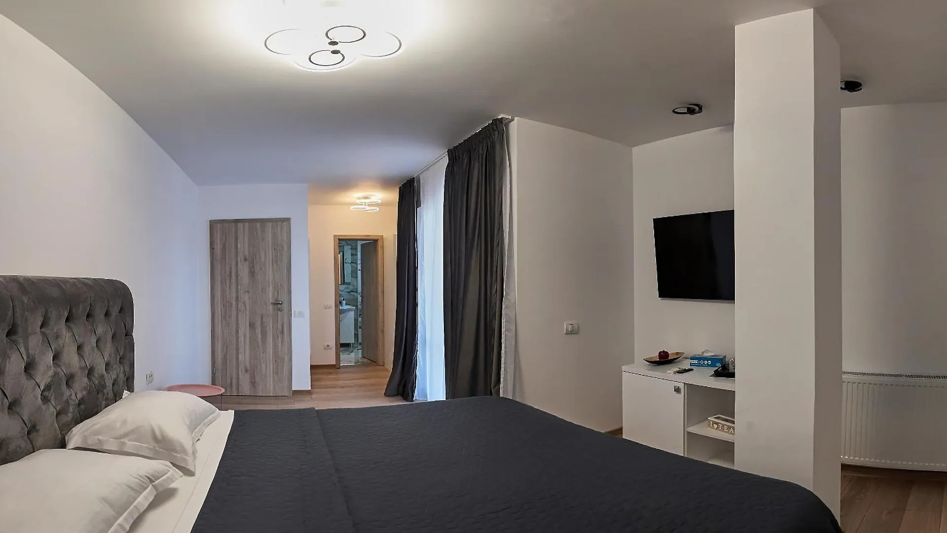 בוקרשט Hotel Emma 4*,