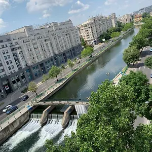 Апартаменты Old Town River View 123